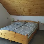 Cyrano Vendeghaz Guest house Vonyarcvashegy