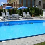 Guest house Cyrano Vendeghaz 3*