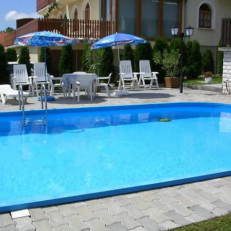 Guest house Cyrano Vendeghaz *