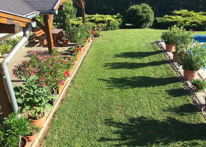 Cyrano Vendeghaz 招待所 3*