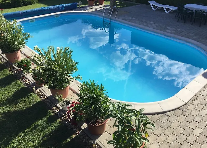 招待所 Cyrano Vendeghaz 沃尼奥尔茨沃什海吉