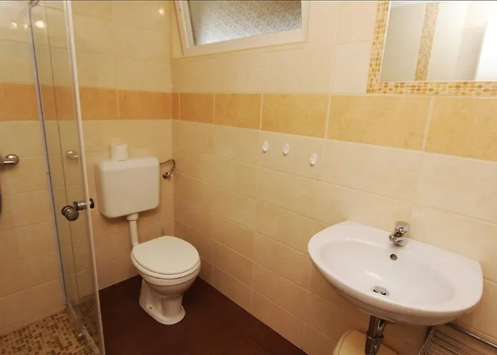 בית הארחה Cyrano Vendeghaz פוניארצוושהג'